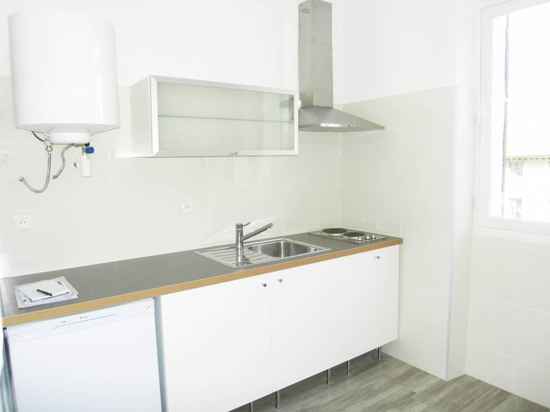 A la location 13001 Marseille Appartement Type 1/2 Vieux Port