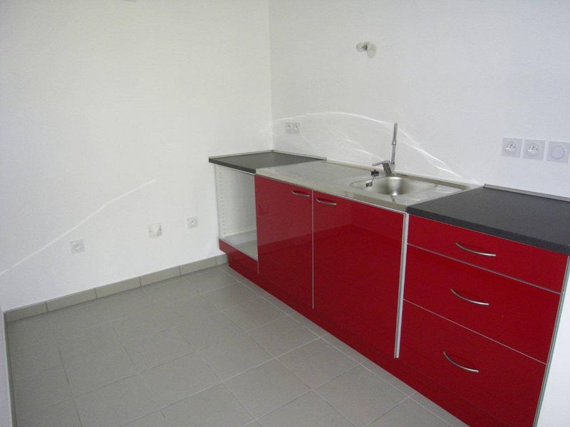 A louer 13012 entre Les Olives/3 Lucs T2 avec place de parking et terrasse