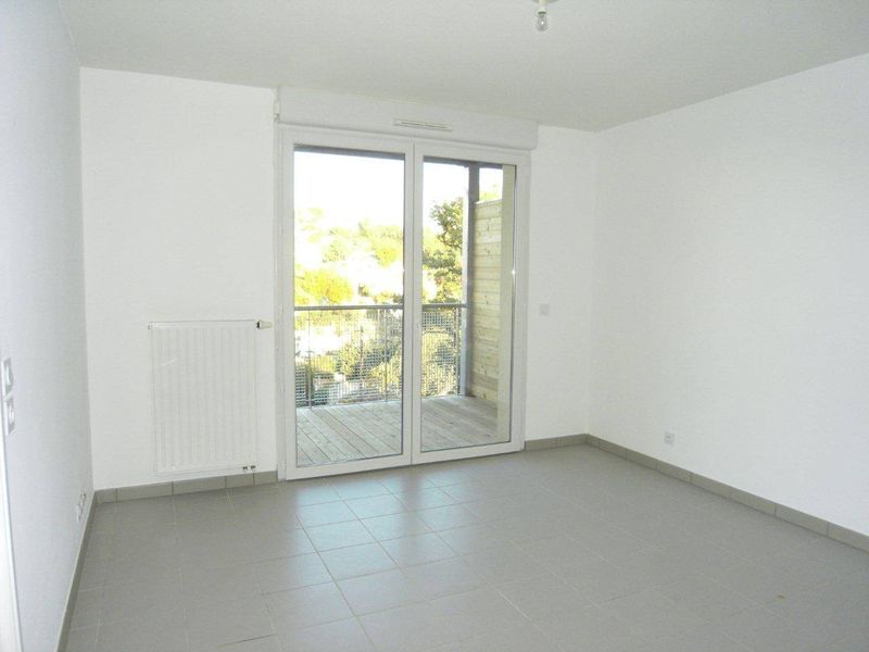 A louer 13012 entre Les Olives/3 Lucs T2 avec place de parking et terrasse