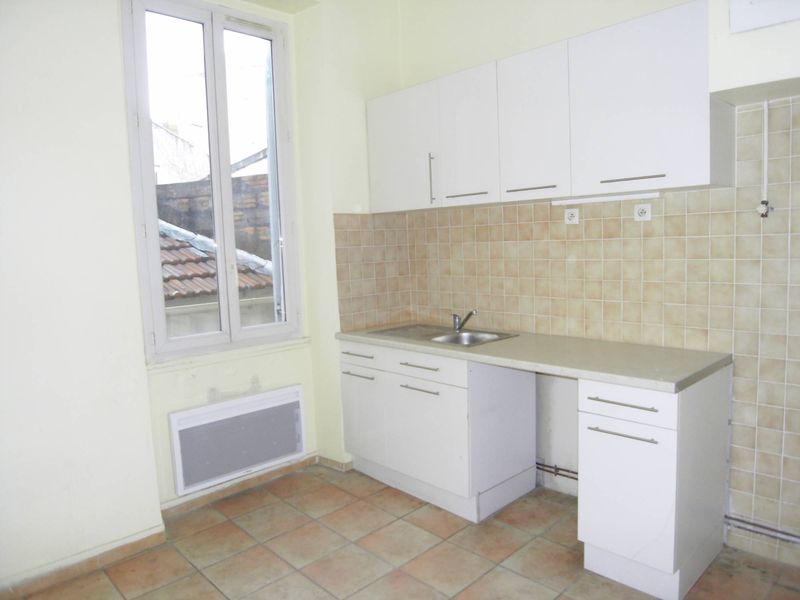 LOCATION APPARTEMENT 1 PIECE DE 28 M² QUARTIER DE CASTELLANE 13006 MARSEILLE