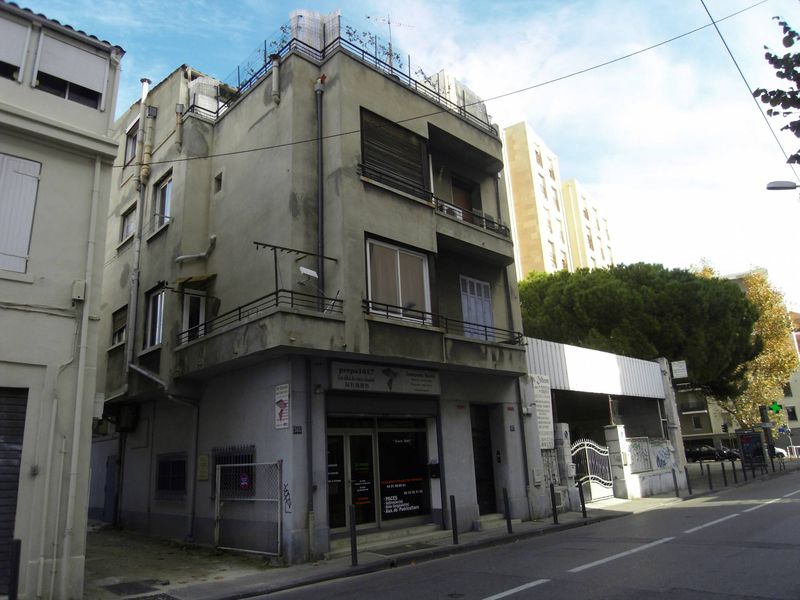 A LOUER LOCAL COMMERCIAL 13005/ RUE ST PIERRE  3 PIÈCES 59 M²