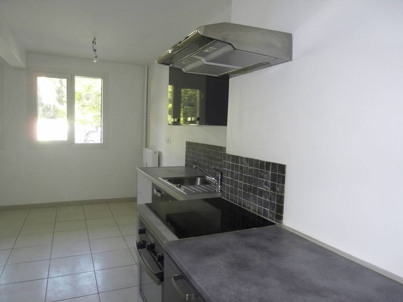 cuisine équipée - type 4 à louer allauch 13190