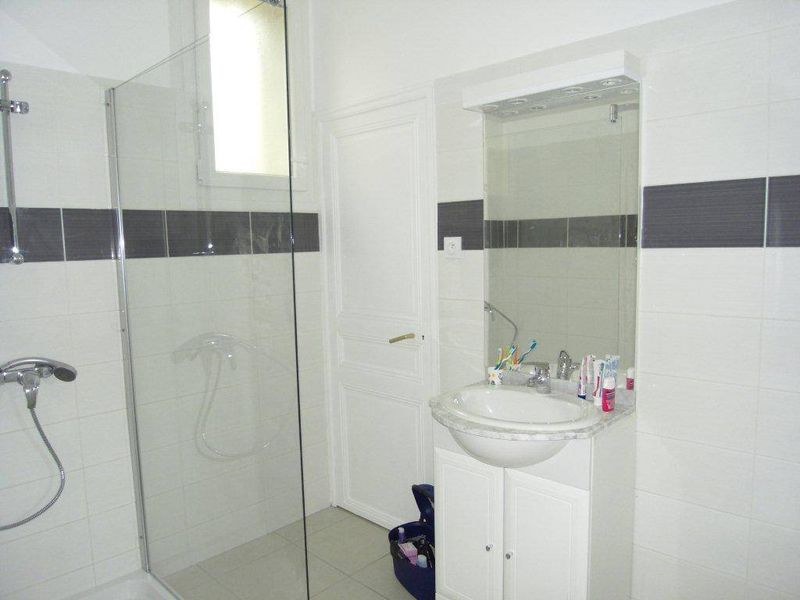 A la location 13012 Saint Barnabé/Bois Luzy appartement type 4 avec jardin