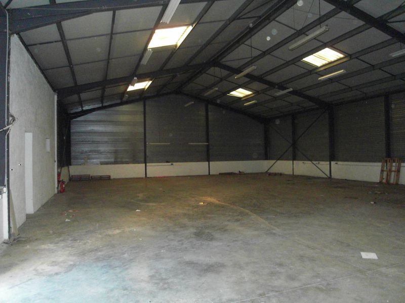 A louer à Bouc Bel Air 13320 entrepôt de 411 m²