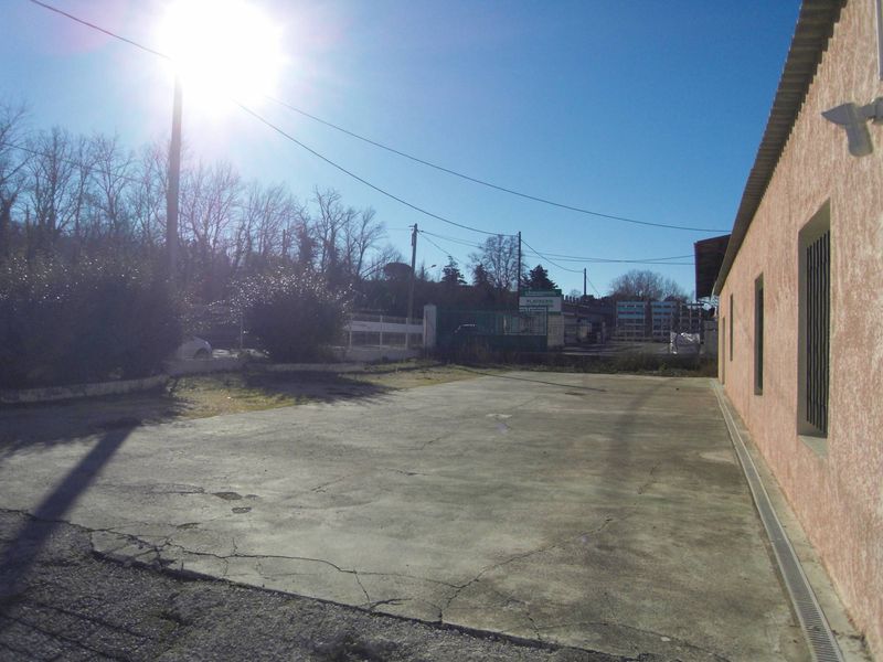 A louer à Bouc Bel Air 13320 entrepôt de 411 m²