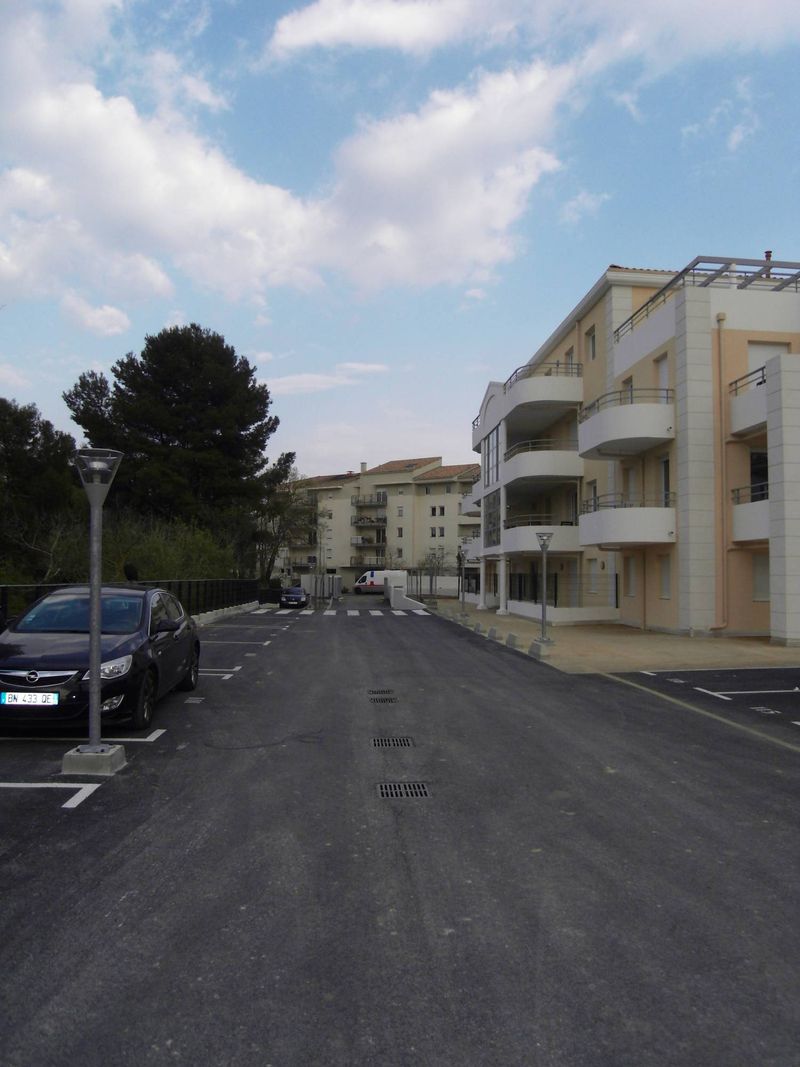A la location à Marseille 13e box en sous-sol de résidence fermée