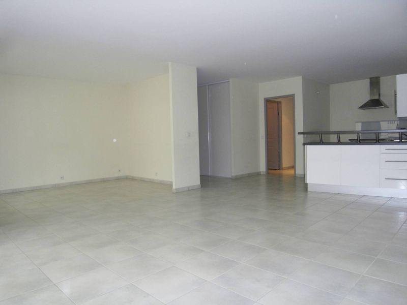 Centre du village de Saint Barnabé 13012 Marseille location appartement avec terrasse