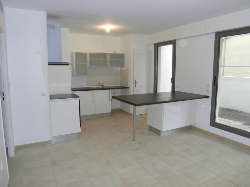séjour cuisine - appartement à louer la ciotat 1360 0