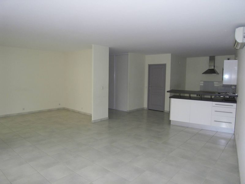 rare à la location en plein coeur du village de saint barnabé appartement 3 / 4 pièces de 87 m² avec terrasse