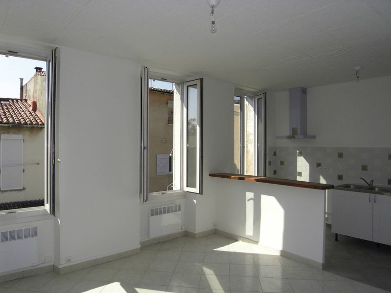 Appartement de 3 pièces à louer centre village St Barnabé 13012 Marseille