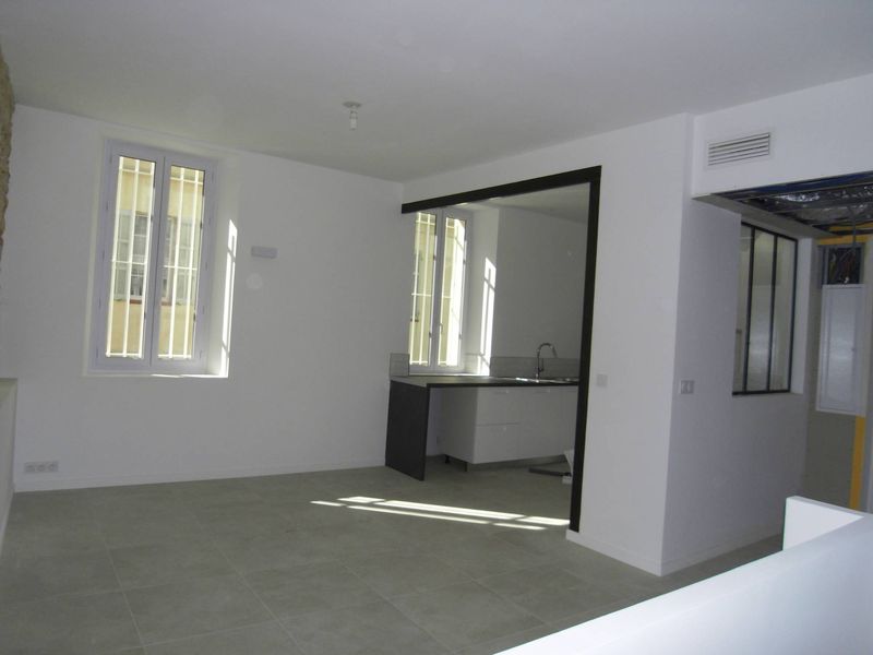Au pied de notre dame de la garde dans le secteur de vauban 13006 Marseille souplex avec terrasses de 31 m² et 16.50, m²