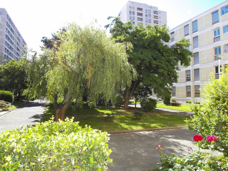 résidence A louer appartement 2 pièces 41 m² avec balcon proche village de Saint Barnabé 13012 Marseille