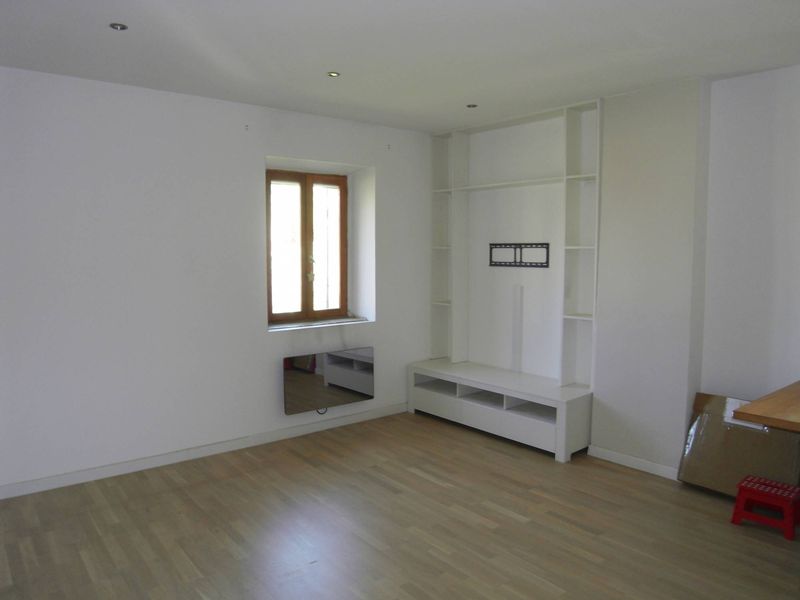 A louer appartement 2 pièces de 42 m² en 1er étage d'une maison de ville Bonneveine 13008 Marseille
