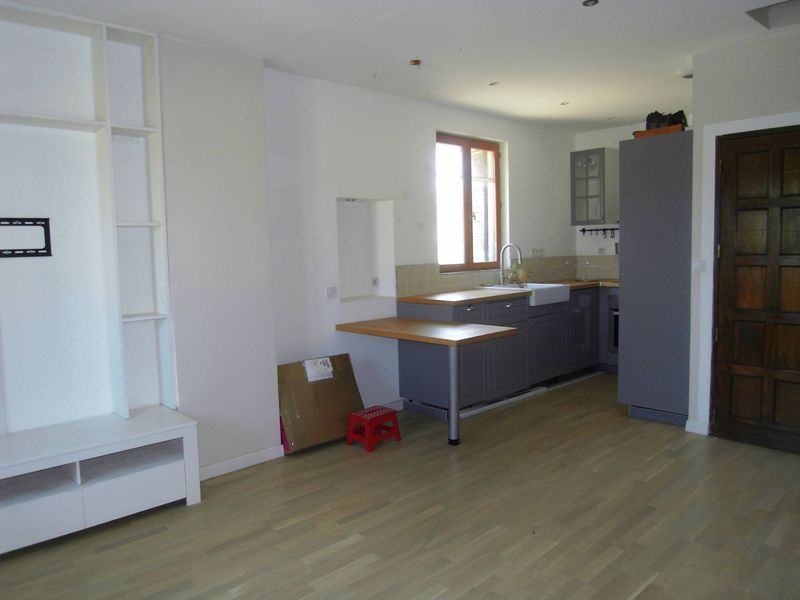 A louer appartement 2 pièces de 42 m² en 1er étage d'une maison de ville Bonneveine 13008 Marseille