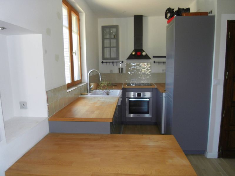 A louer appartement 2 pièces de 42 m² en 1er étage d'une maison de ville Bonneveine 13008 Marseille