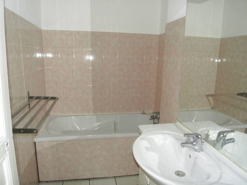 A la location secteur Blancarde/Cinq avenues T3 53 m² transports à proximité