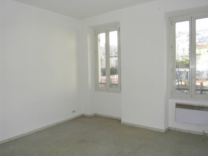 A la location secteur Blancarde/Cinq avenues T3 53 m² transports à proximité