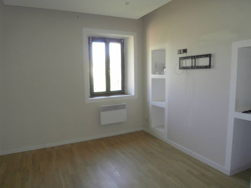 A louer appartement 2 pièces de 42 m² en 1er étage d'une maison de ville Bonneveine 13008 Marseille