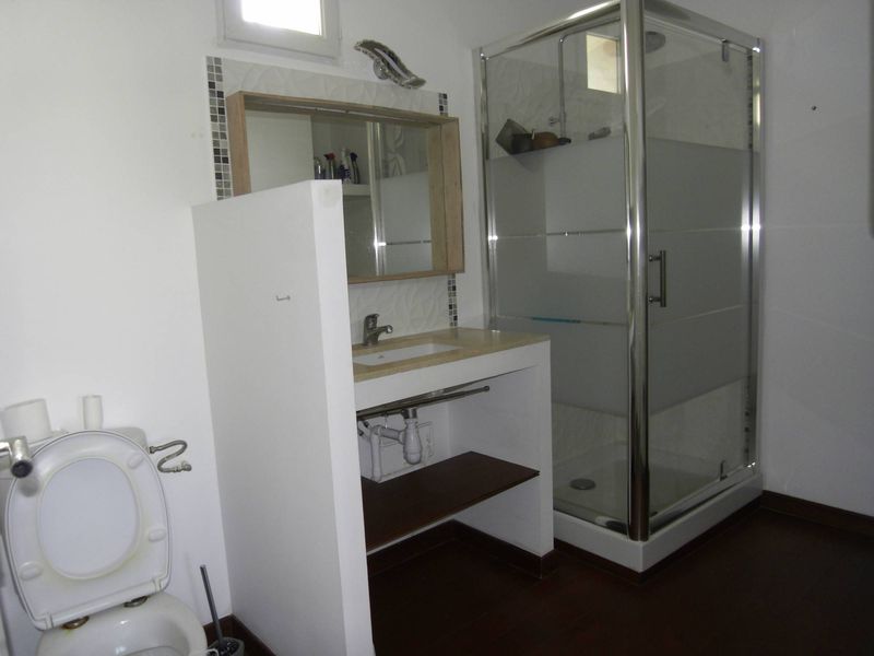 A louer appartement 2 pièces de 42 m² en 1er étage d'une maison de ville Bonneveine 13008 Marseille