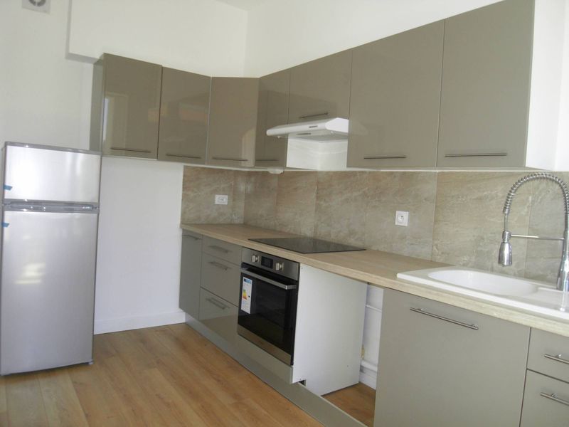 à louer type 2 45 m² avec balcon vue mar - proche terrasses du Port, Mucem 13002 Marseille