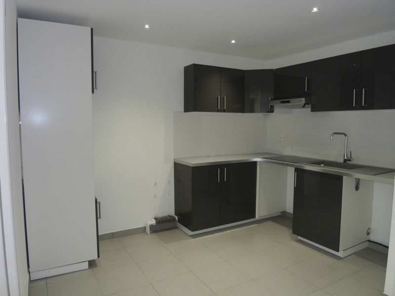 A louer Fourragère 13012 Appartement 2 pièces en rez de jardin