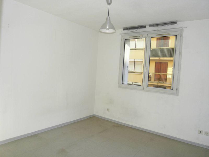 A louer Marseille 13005 Studio Baille/La Timone