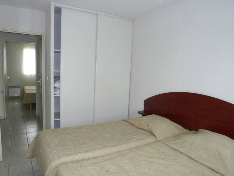 chambre A louer appartement 4 pièces de 82 m² en duplex avec terrasse et deux places de parking privatives 13380 Plan de Cuques