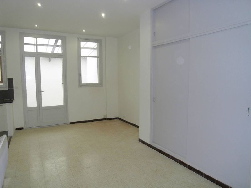 à louer rue du berceau 13005 Marseille appartement 1 pièces entièrement rénové