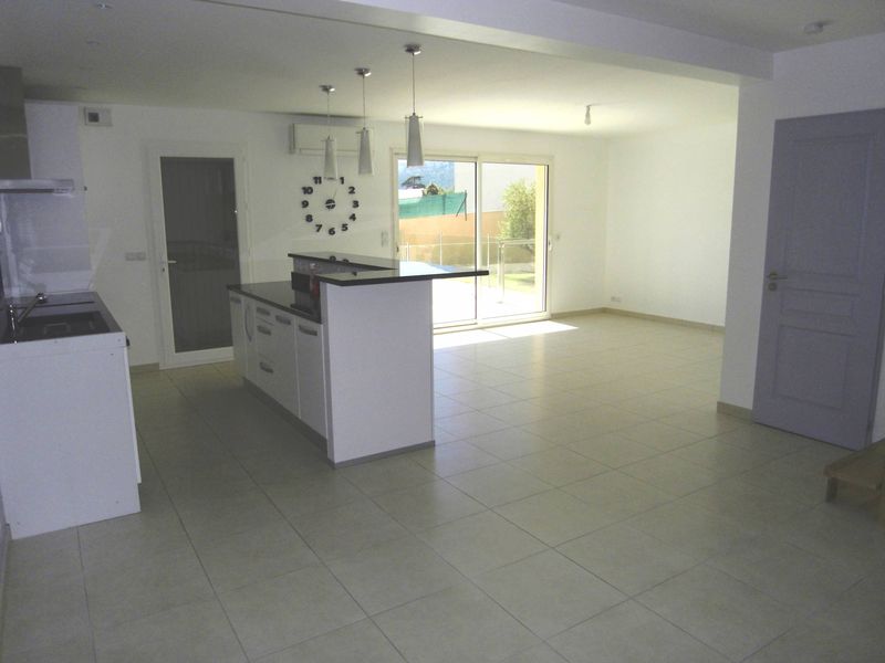 a louer maison les accates avec piscine