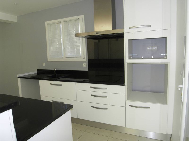 villa à louer aux accates marseille 13011 avec piscine et jardin