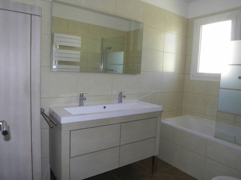 L'agence immobilière Marseille 13012 Provencia Location Marseille 13011 Les Accates Maison 4 pièces avec jardin et terrasse