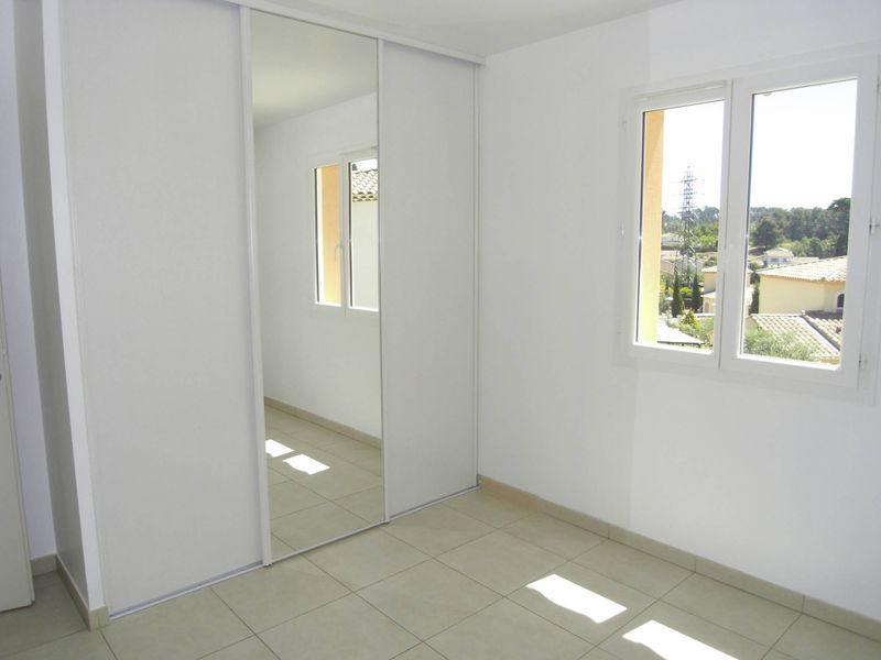 Rare à la location maison aux accates 13011 sur parcelle de 450 m² avec piscine