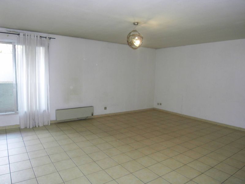 A la location à Marseille 13006 appartement type 1 Castellane