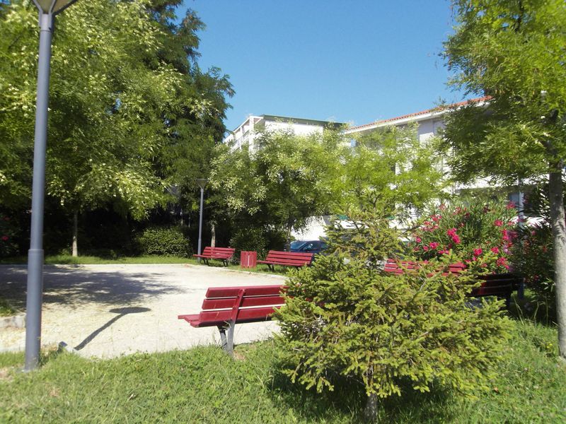 l agence immobilière provencia vous présente à la location u_n appartement 3 pièces sur le secteur de sainte Marthe