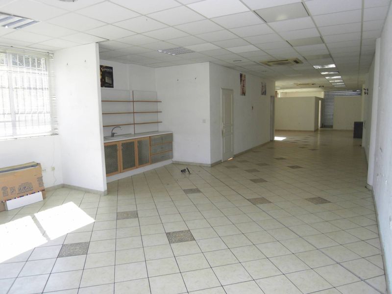 A la location 13013 Croix Rouge/Allauch Local commercial 130 m²