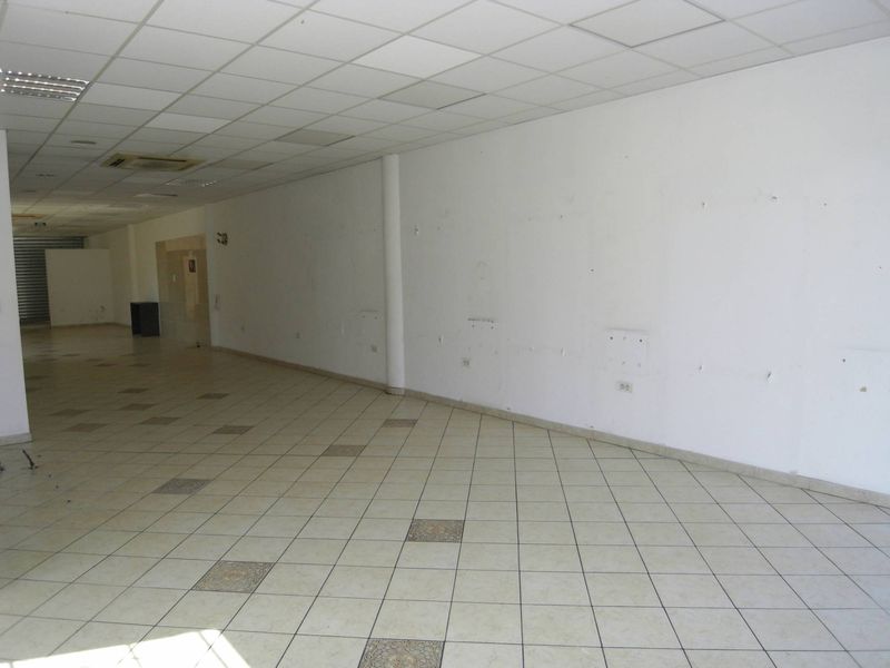 A la location 13013 Croix Rouge/Allauch Local commercial 130 m²