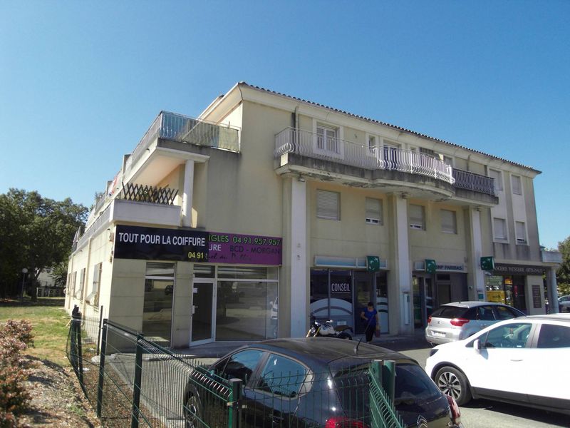 A la location 13013 Croix Rouge/Allauch Local commercial 130 m²