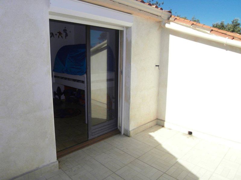 terrasse dans maison à louer Marseille 13012