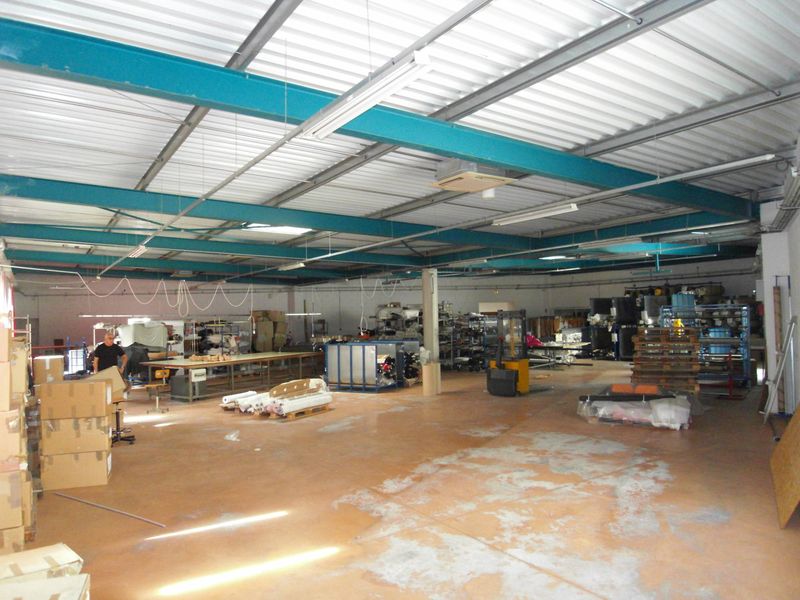 A louer Chuteslavie/Saint Just 13013 Local de 840 m²