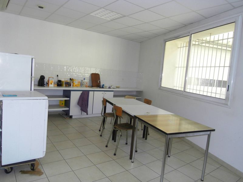 A louer Chuteslavie/Saint Just 13013 Local de 840 m²