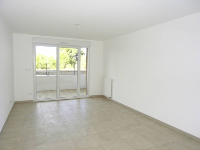 SEJOUR En exclusivité Provencia gestion et Provencia immobilier vous présente: A louer dans résidence neuve appartement 3 pièces de 57 m² avec terrasse et place de parking double 13127 Vitrolles.