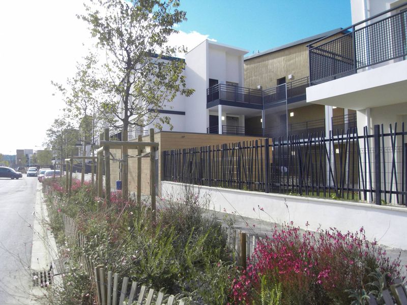 résidence neuve En exclusivité Provencia gestion et Provencia immobilier vous présente: A louer dans résidence neuve appartement 3 pièces de 57 m² avec terrasse et place de parking double 13127 Vitrolles.