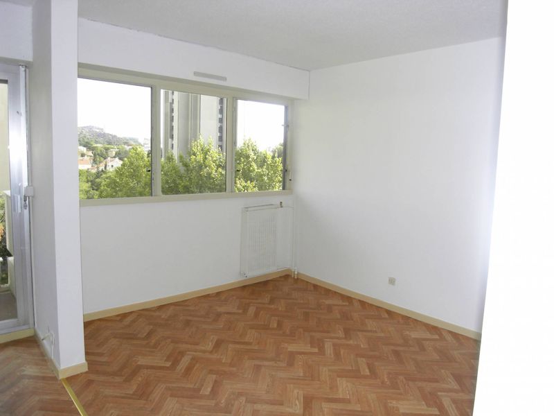 A la location 13010 MARSEILLE Appartement T5/6 de 94 m² avec terrasse