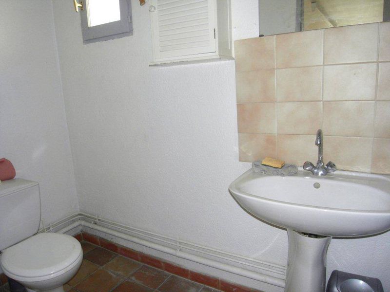 Local entrepôt avec bureau à louer à St Barnabé 13012 Marseille