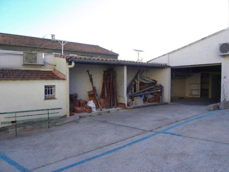 Local entrepôt avec bureau à louer à St Barnabé 13012 Marseille