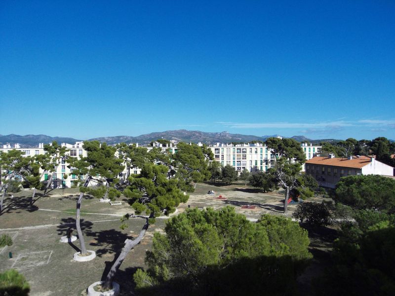 Garage fermé à louer à Marseille 13012 Bois Lemaître