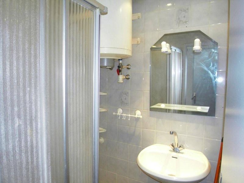salle de douches A louer appartement 3 pièces de 55 m² avec 2 chambres Bois Lemaitre 13012 Marseille