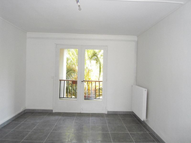 3 pièces à louer de 52 m² avec balcon proche de l'accès L2