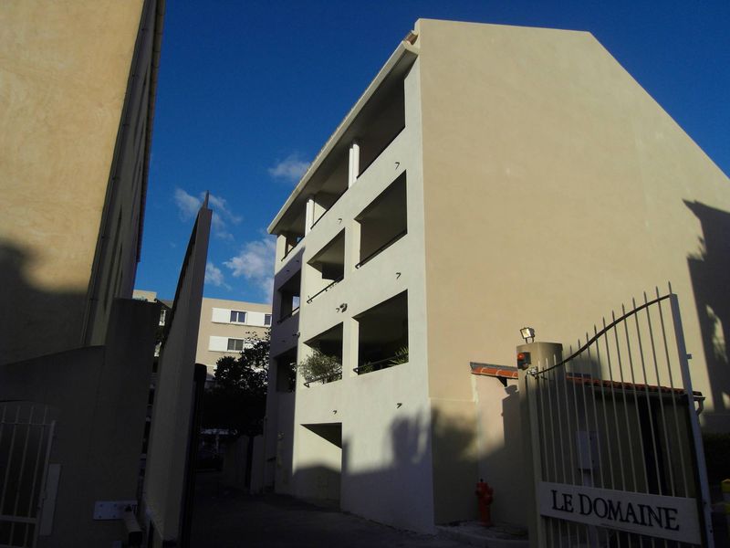 A St Barnabé Marseille 13012 parking à louer centre village