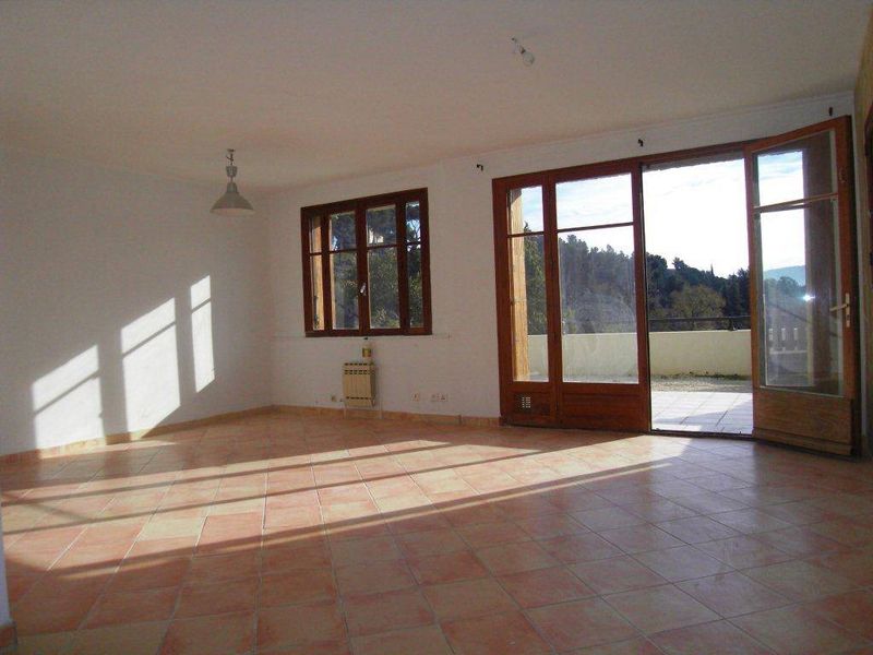 A louer 13011 Les Accates  T3/T4 rez de jardin de 200 m²